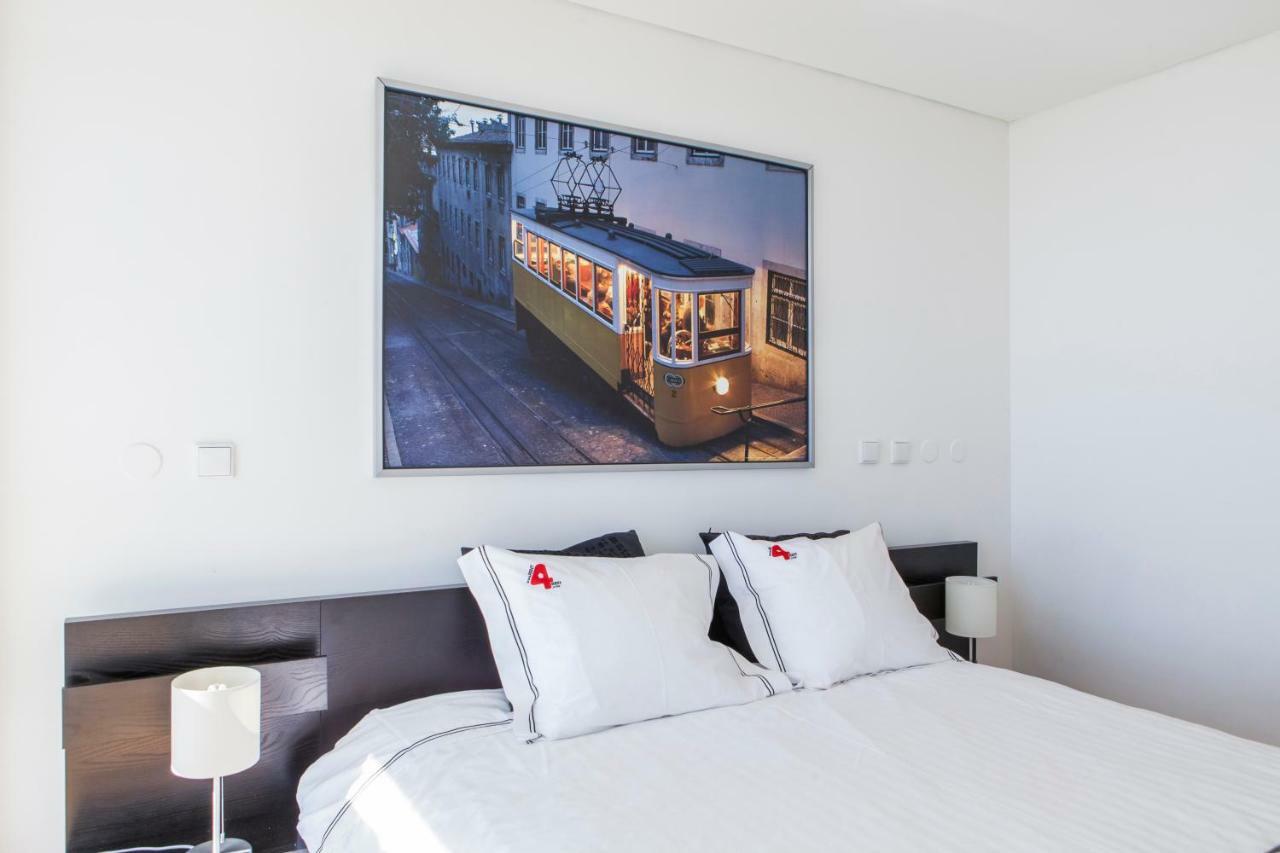 Rent4Rest Lisbon Parque Das Nacoes 17Th Floor River View Екстер'єр фото