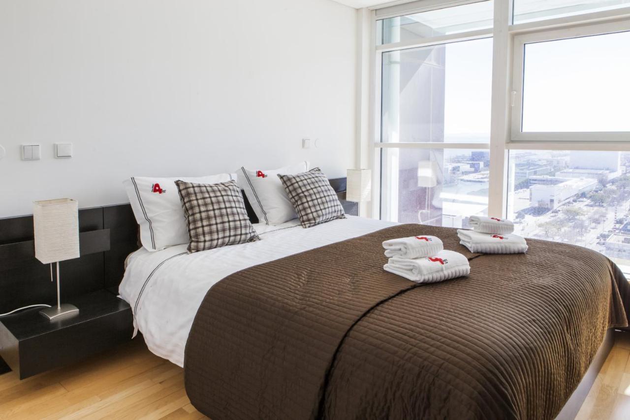 Rent4Rest Lisbon Parque Das Nacoes 17Th Floor River View Екстер'єр фото